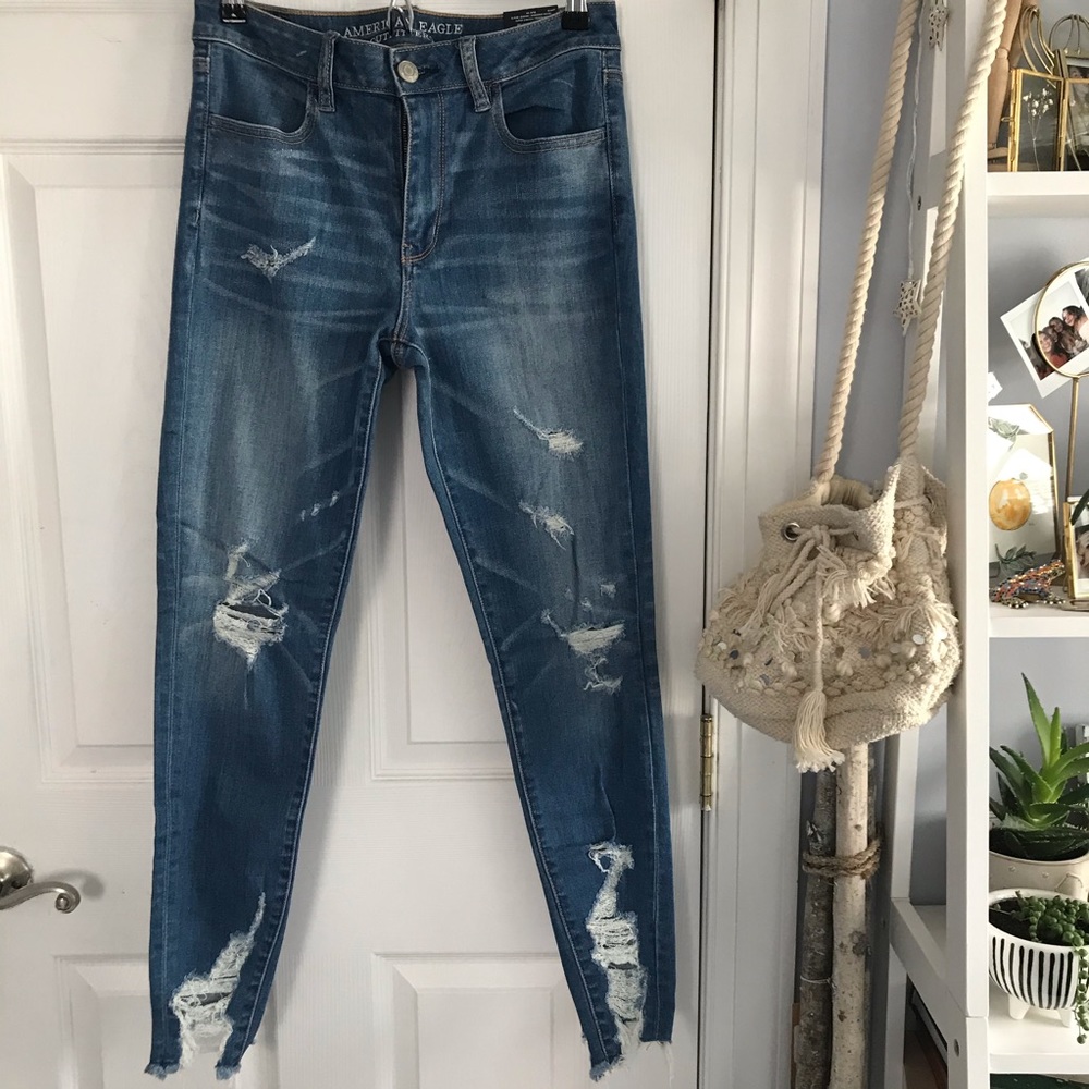 American Eagle Hi-Rise Jegging Medium Distressed